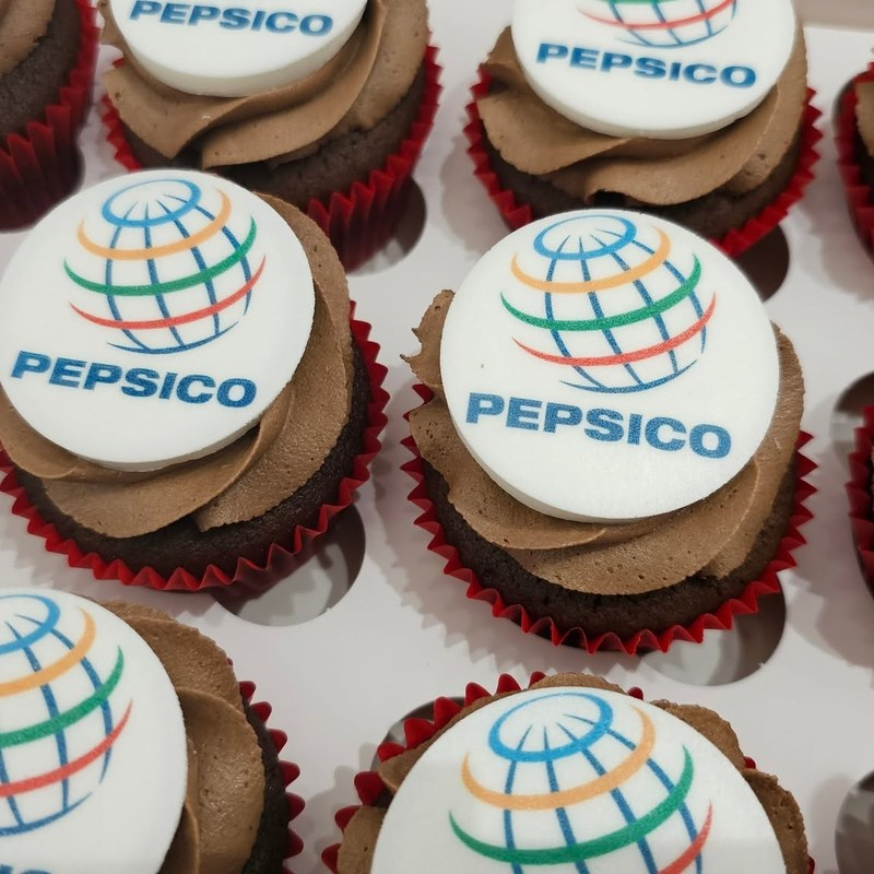 Corporate Cakes and Cupcakes