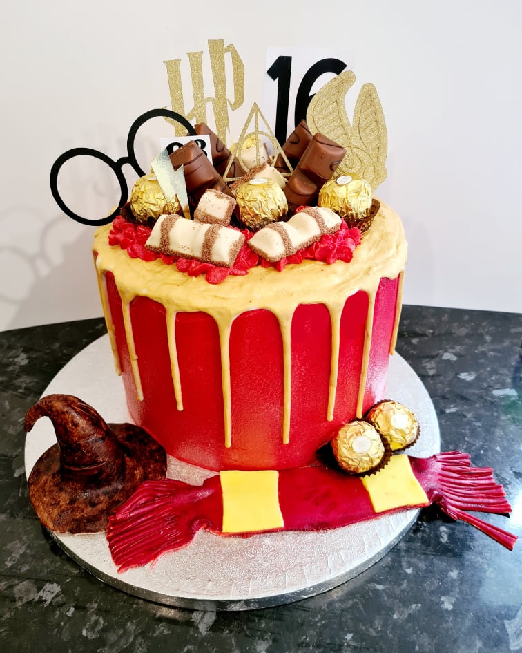 Drip Cakes Hayley's Cupcakes based in Henley on Thames, personalised